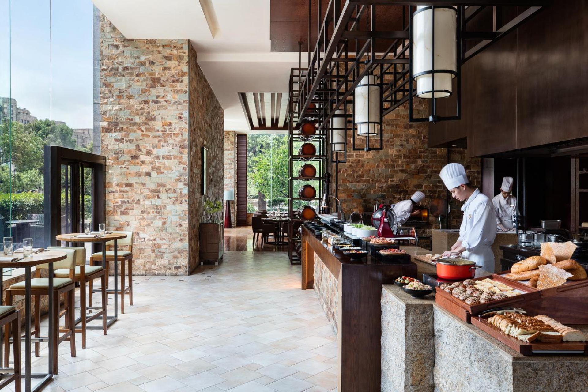 Marriott Pudong East - Only A 30 Minute Drive From Shanghai