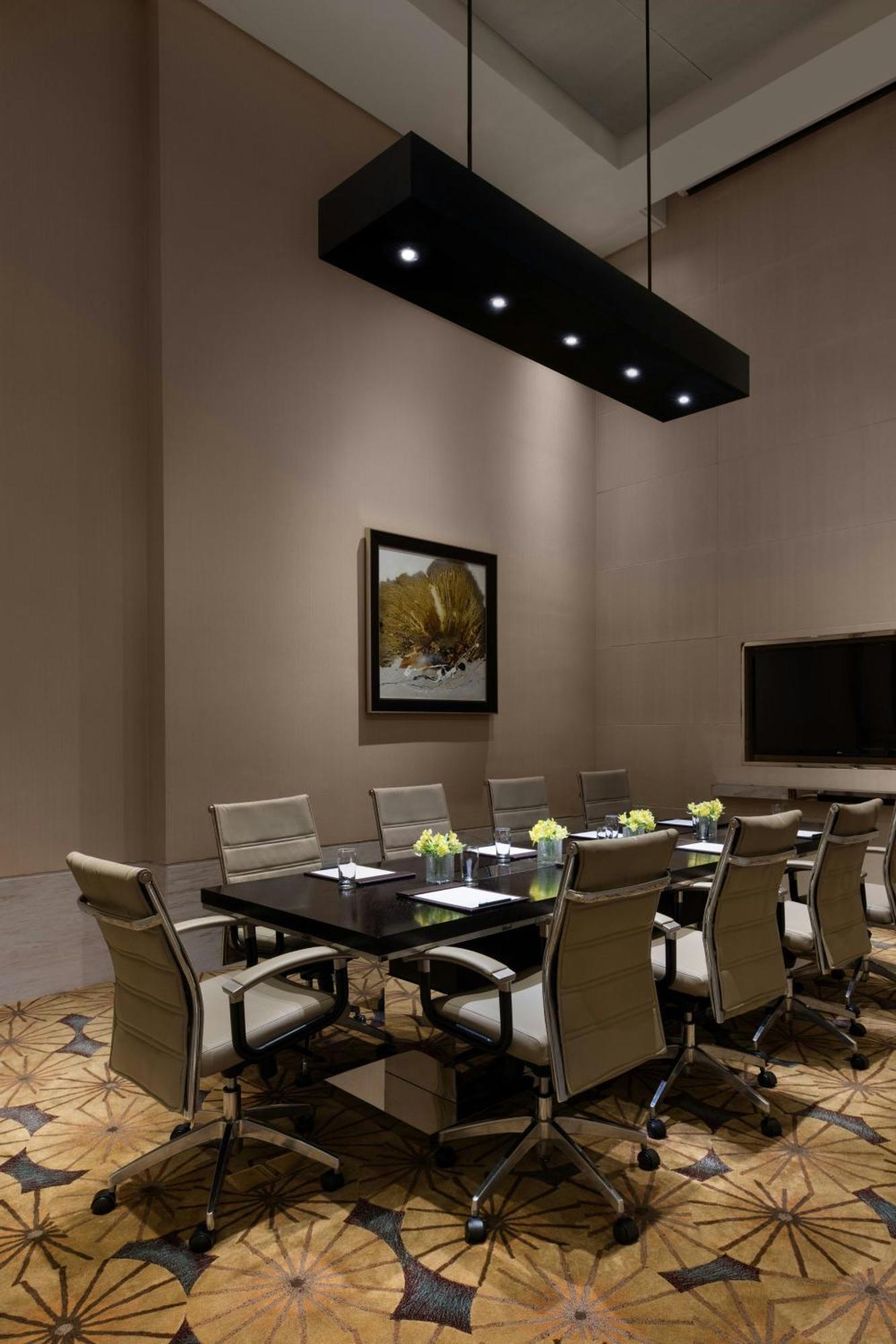 Marriott Pudong East - Only A 30 Minute Drive From 5*
