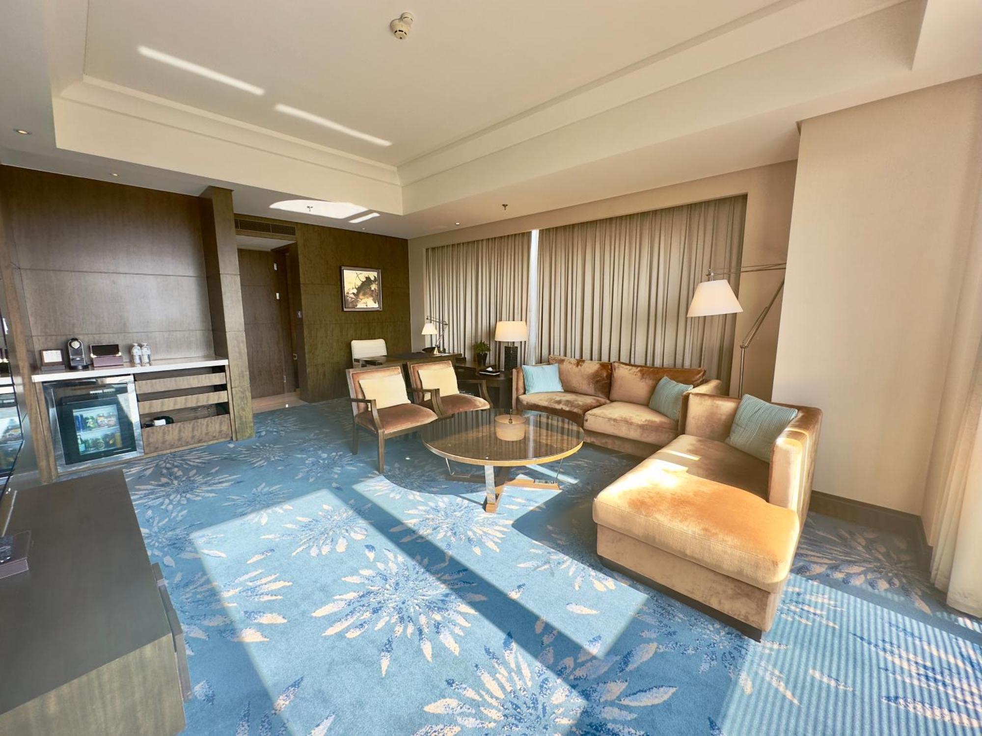 Marriott Pudong East - Only A 30 Minute Drive From 5*