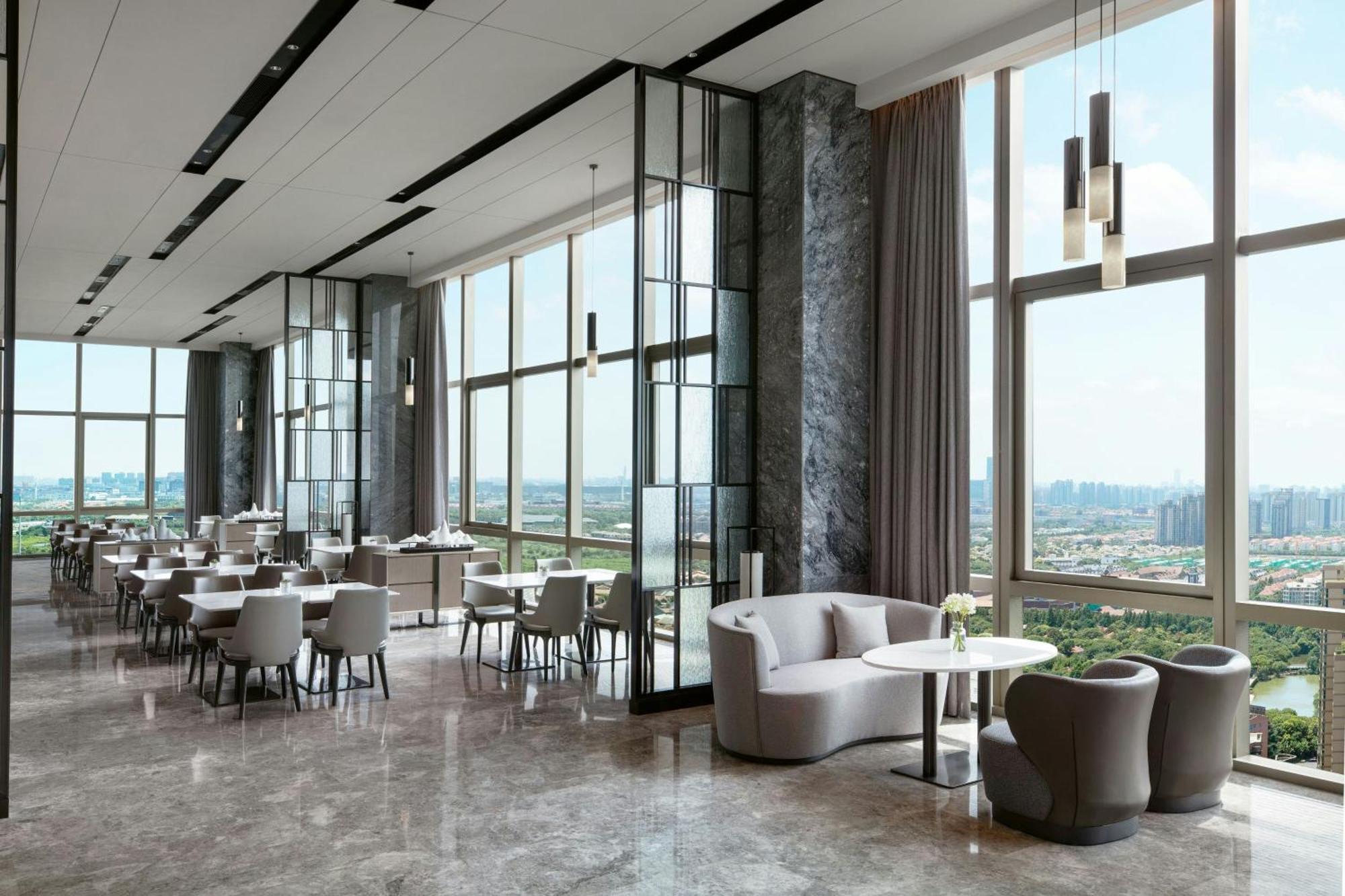 Hotel Marriott Pudong East - Only A 30 Minute Drive From Shanghai