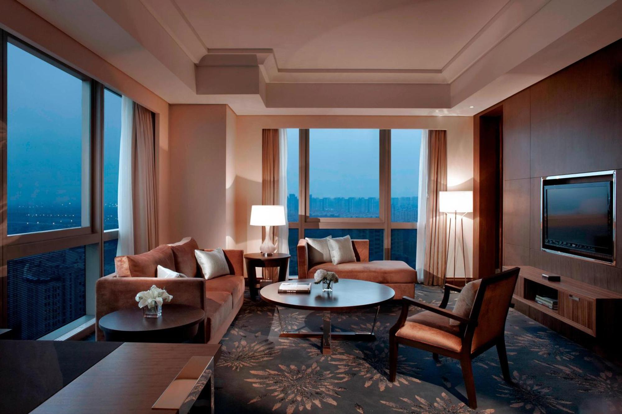 Marriott Pudong East - Only A 30 Minute Drive From Hotel 5*