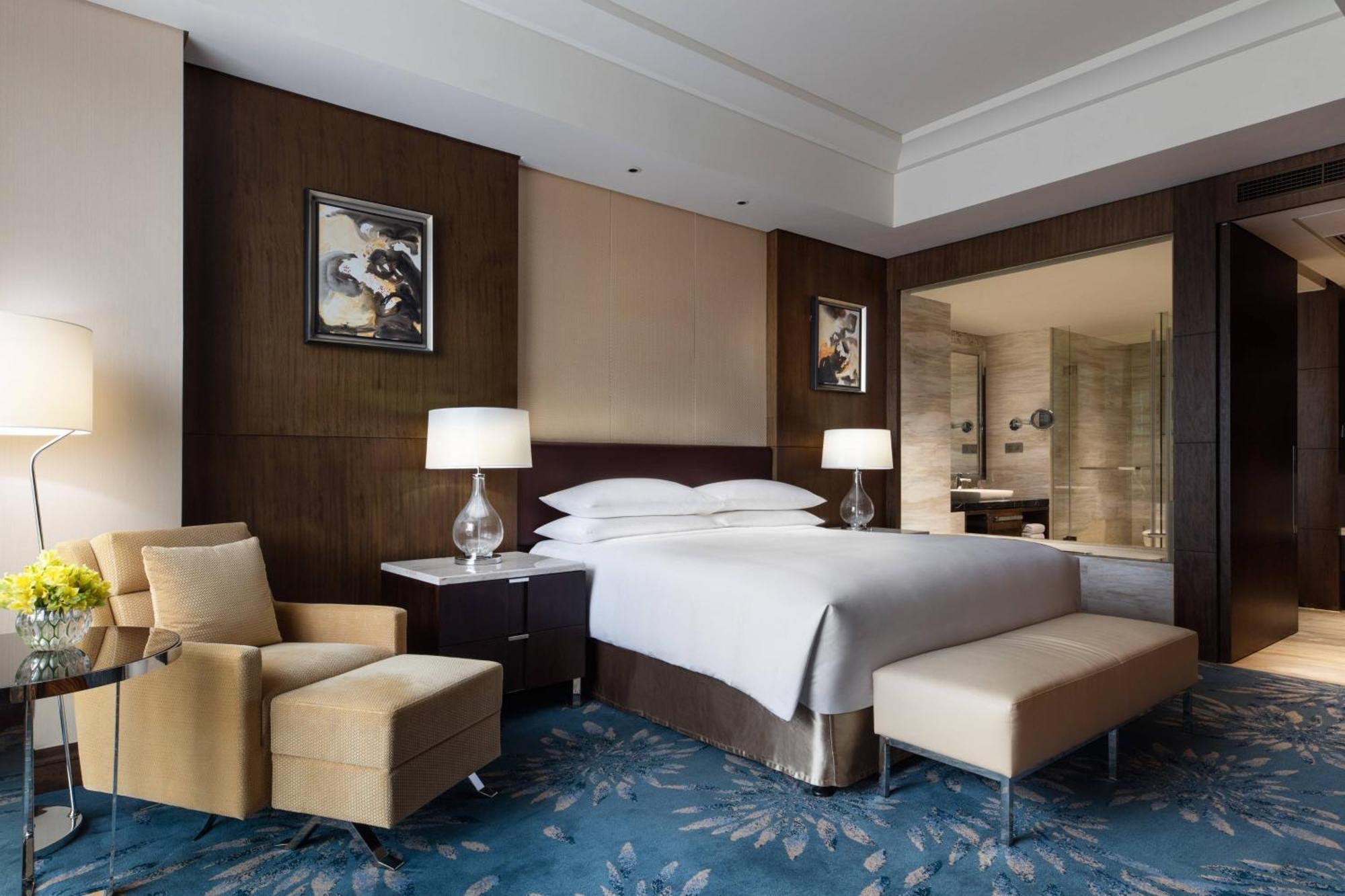 Marriott Pudong East - Only A 30 Minute Drive From 5*