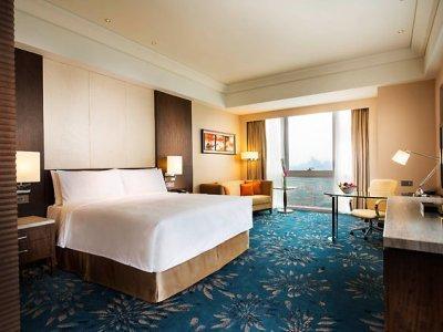 Marriott Pudong East - Only A 30 Minute Drive From 5*
